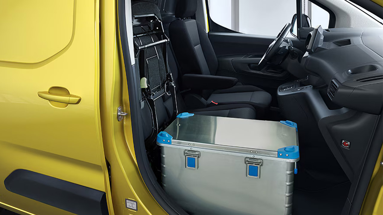 Opel Combo Van - Všestrannost - Sklopné sedadlo spolujezdce Opel Combo Van