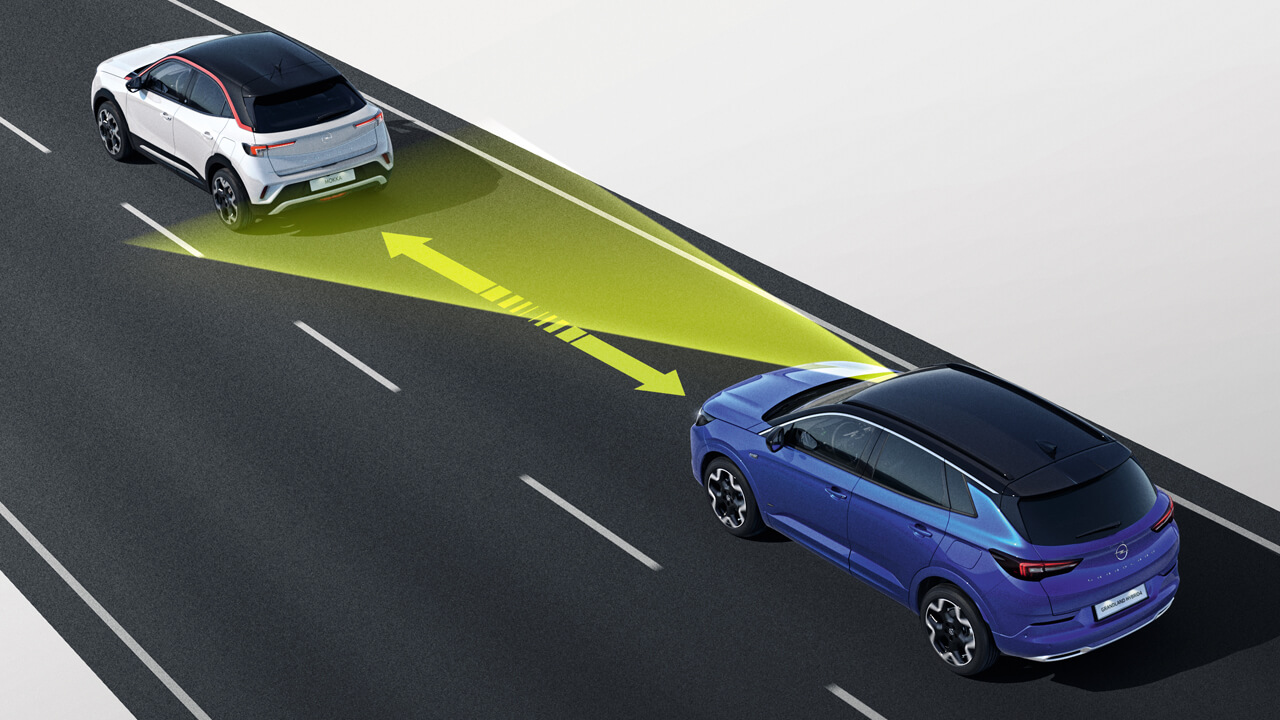 Opel Crandland Hybrid - Inovace - Asistence při jízdě na dálnici Opel Crandland Hybrid