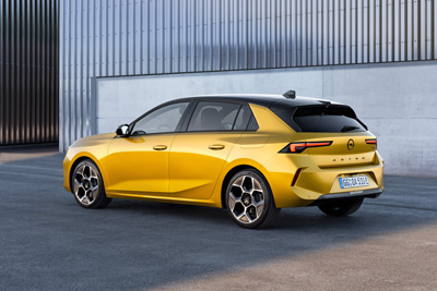 Nový Opel Astra: Sebevědomý a (také) elektrický automobil