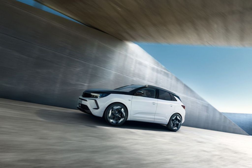Nový Opel Grandland GSe: Výkonné a stylové SUV