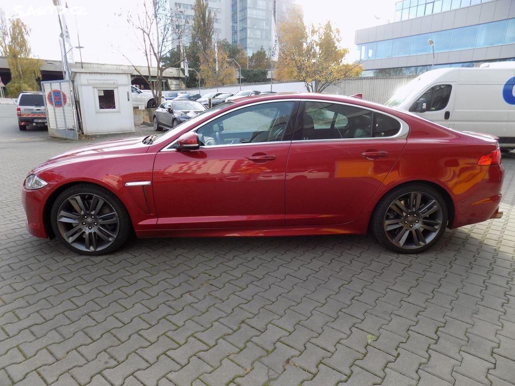 Jaguar XF
