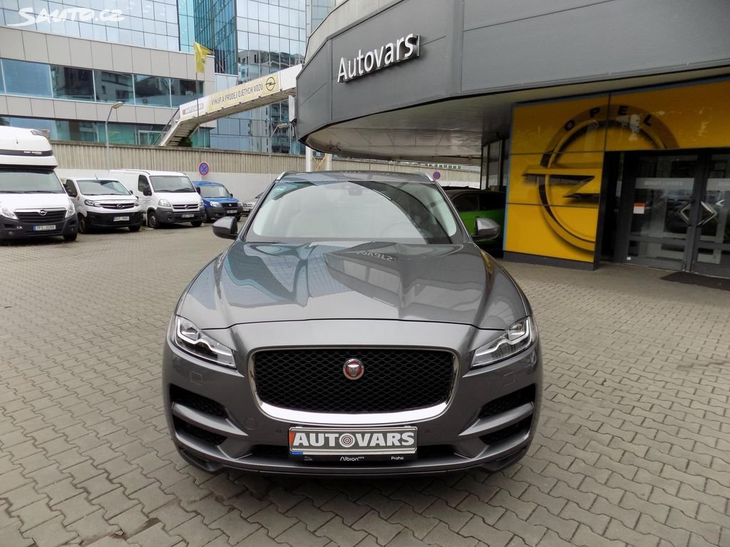 Jaguar F-Pace