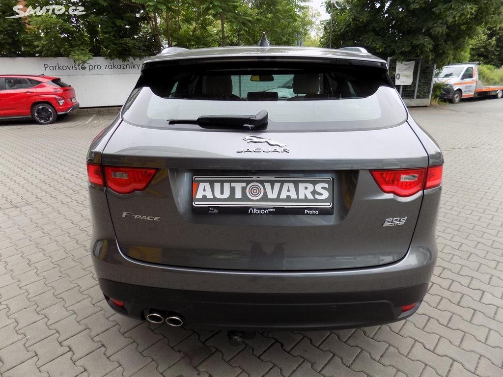 Jaguar F-Pace