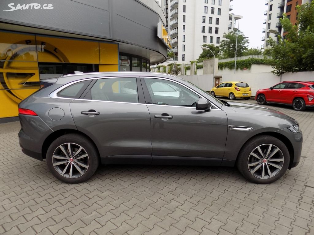 Jaguar F-Pace